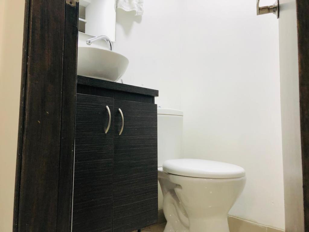 Apto Moderno En Laureles メデジン エクステリア 写真